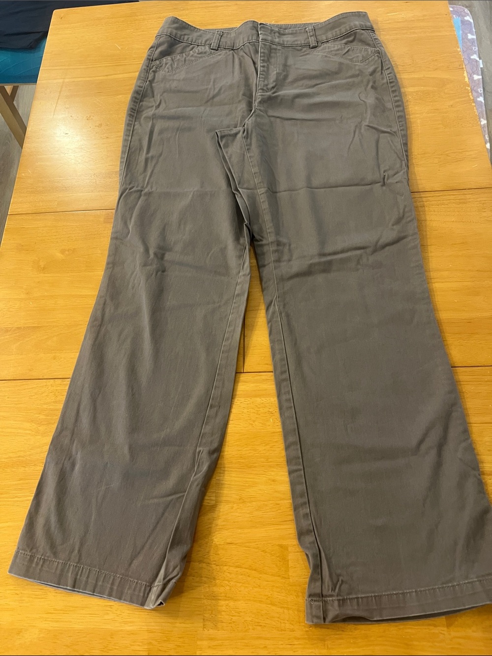 Dockers Women's Straight Leg Pants in Olive Brown